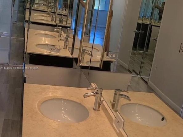 873 NE 195th St 307, Miami FL 33179