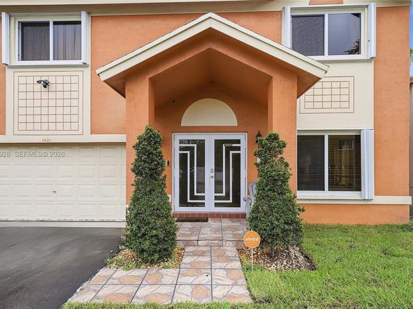 1421 SW 97th Ave, Pembroke Pines FL 33025