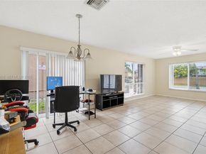 1421 SW 97th Ave, Pembroke Pines FL 33025