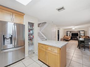 1421 SW 97th Ave, Pembroke Pines FL 33025