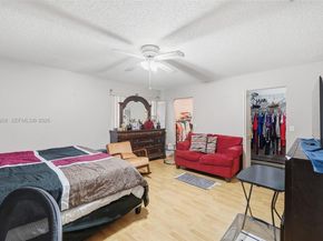 1421 SW 97th Ave, Pembroke Pines FL 33025