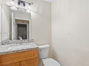 1421 SW 97th Ave, Pembroke Pines FL 33025