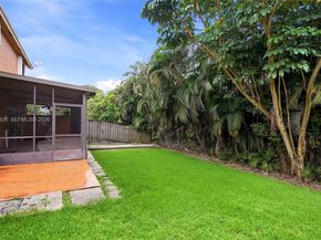 1421 SW 97th Ave, Pembroke Pines FL 33025