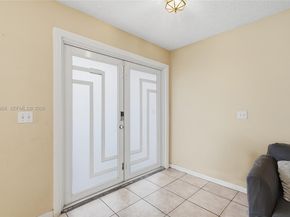 1421 SW 97th Ave, Pembroke Pines FL 33025