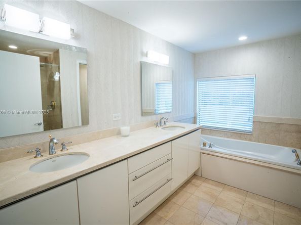3400 SW 27th Ave 705, Miami FL 33133