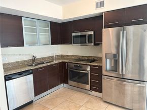 41 SE 5th St 1108, Miami FL 33131