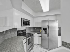 6767 Collins Ave 304, Miami Beach FL 33141
