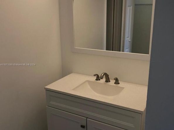 9682 Fontainebleau Blvd 507, Miami FL 33172