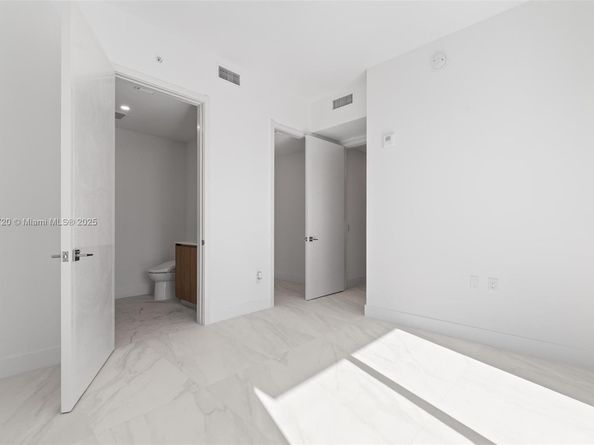 17550 Collins 501, Sunny Isles Beach FL 33160