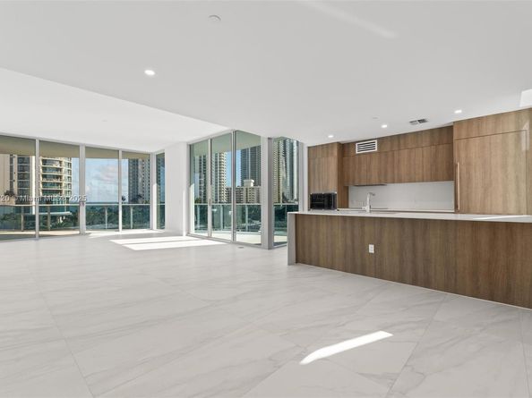 17550 Collins 501, Sunny Isles Beach FL 33160