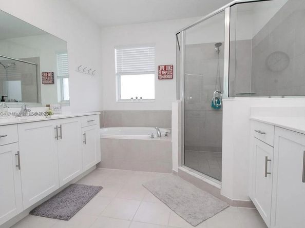 1432 SE 26th Rd, Homestead FL 33035