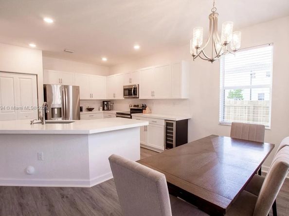 1432 SE 26th Rd, Homestead FL 33035