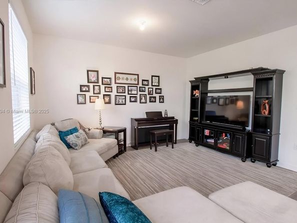 1432 SE 26th Rd, Homestead FL 33035