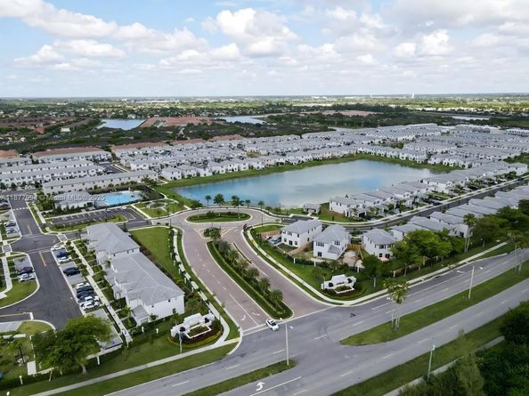 1432 SE 26th Rd, Homestead FL 33035