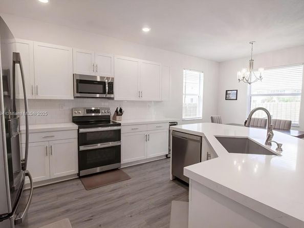 1432 SE 26th Rd, Homestead FL 33035