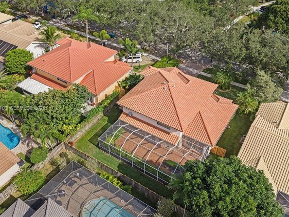 3320 Brussels Ave, Cooper City FL 33026