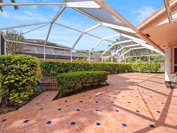 3320 Brussels Ave, Cooper City FL 33026