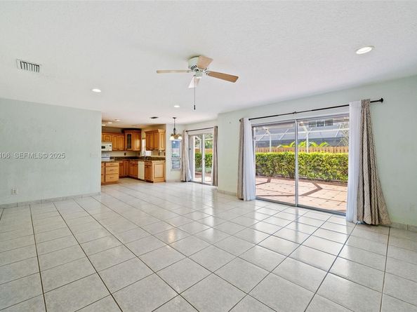 3320 Brussels Ave, Cooper City FL 33026