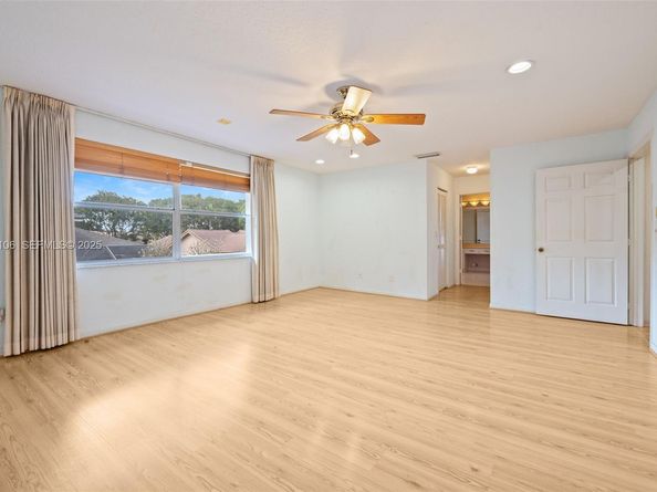 3320 Brussels Ave, Cooper City FL 33026