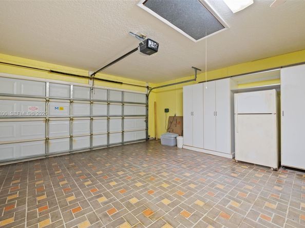 3320 Brussels Ave, Cooper City FL 33026