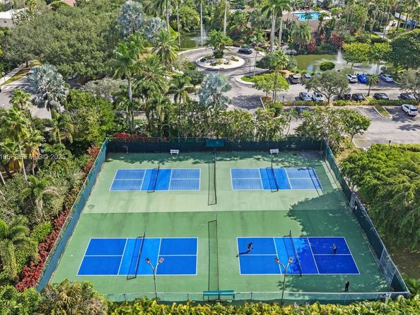 3320 Brussels Ave, Cooper City FL 33026