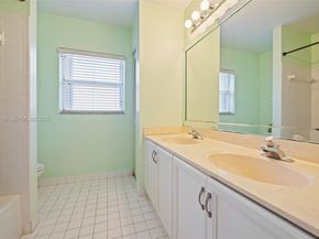 3320 Brussels Ave, Cooper City FL 33026