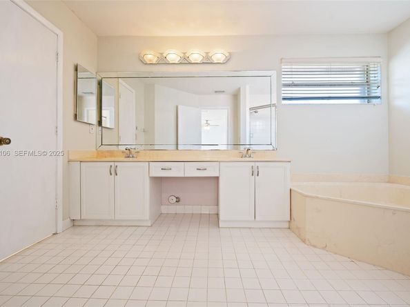 3320 Brussels Ave, Cooper City FL 33026