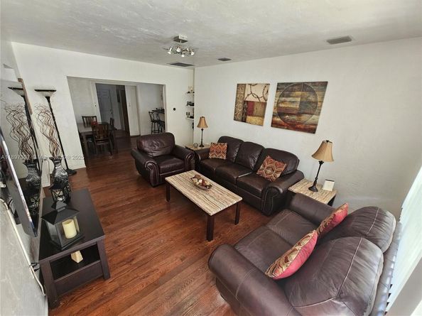 1020 SW 33rd Ave, Miami FL 33135