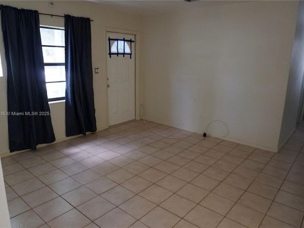 6200 Fletcher St, Hollywood FL 33023