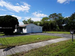 6200 Fletcher St, Hollywood FL 33023