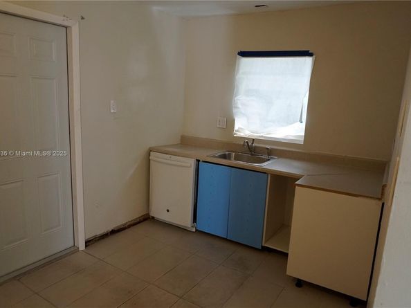 6200 Fletcher St, Hollywood FL 33023
