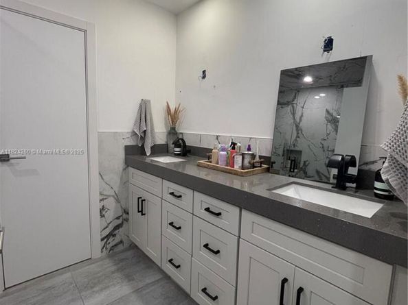 5811 SW 33 Ter, Hollywood FL 33312