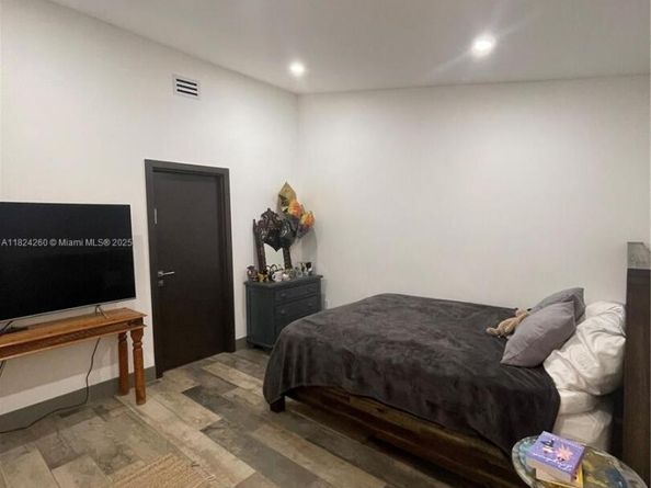 5811 SW 33 Ter, Hollywood FL 33312