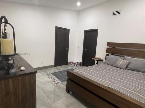 5811 SW 33 Ter, Hollywood FL 33312