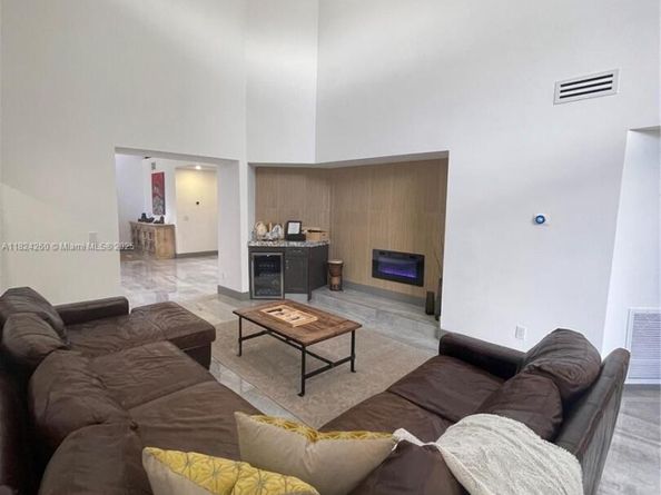 5811 SW 33 Ter, Hollywood FL 33312