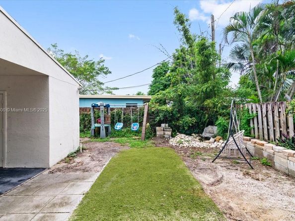 4371 SW 24th St, Fort Lauderdale FL 33317