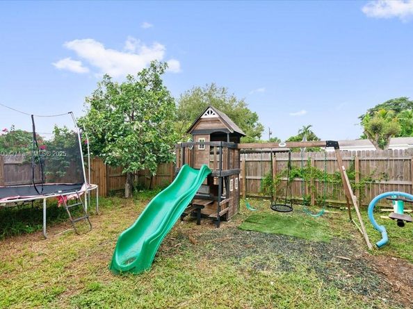 4371 SW 24th St, Fort Lauderdale FL 33317