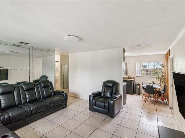 4371 SW 24th St, Fort Lauderdale FL 33317