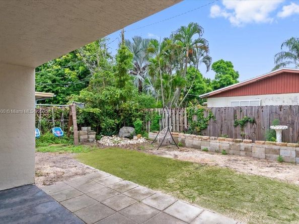 4371 SW 24th St, Fort Lauderdale FL 33317