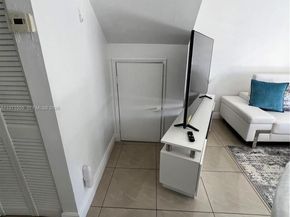 9240 Fontainebleau Blvd 207, Miami FL 33172