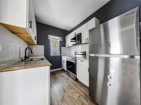 1342 NW 1st St, Miami FL 33125