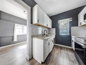 1342 NW 1st St, Miami FL 33125