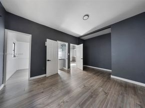 1342 NW 1st St, Miami FL 33125