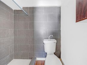 1342 NW 1st St, Miami FL 33125