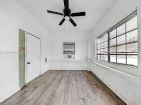 1342 NW 1st St, Miami FL 33125