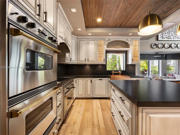 Undisclosed Address #A11817029, Coral Gables FL 33143