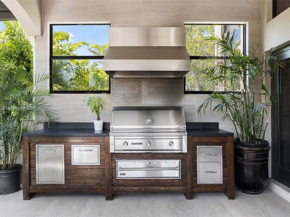 Undisclosed Address #A11817029, Coral Gables FL 33143