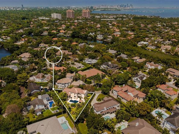 Undisclosed Address #A11817029, Coral Gables FL 33143