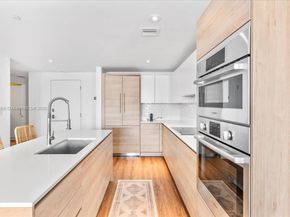 10201 E Bay Harbor Dr 304, Bay Harbor Islands FL 33154