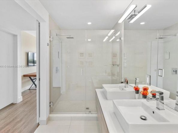 10201 E Bay Harbor Dr 304, Bay Harbor Islands FL 33154
